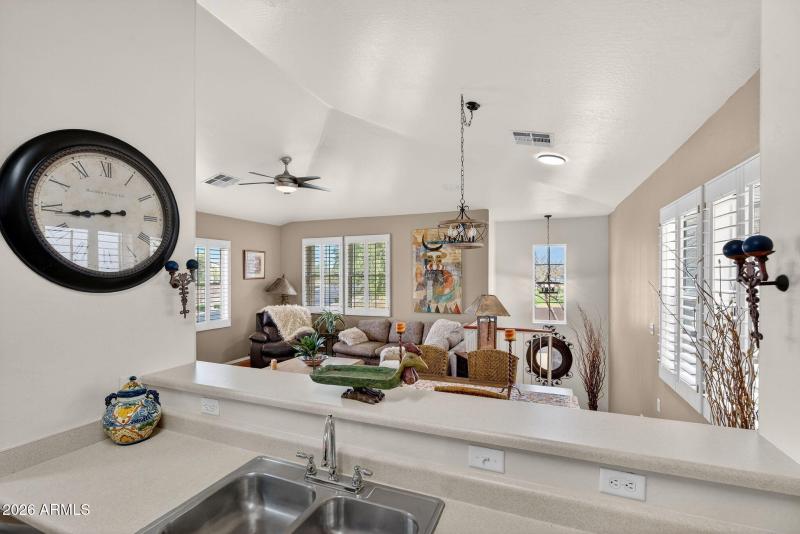 16-web-or-mls-35- E Neville Ave