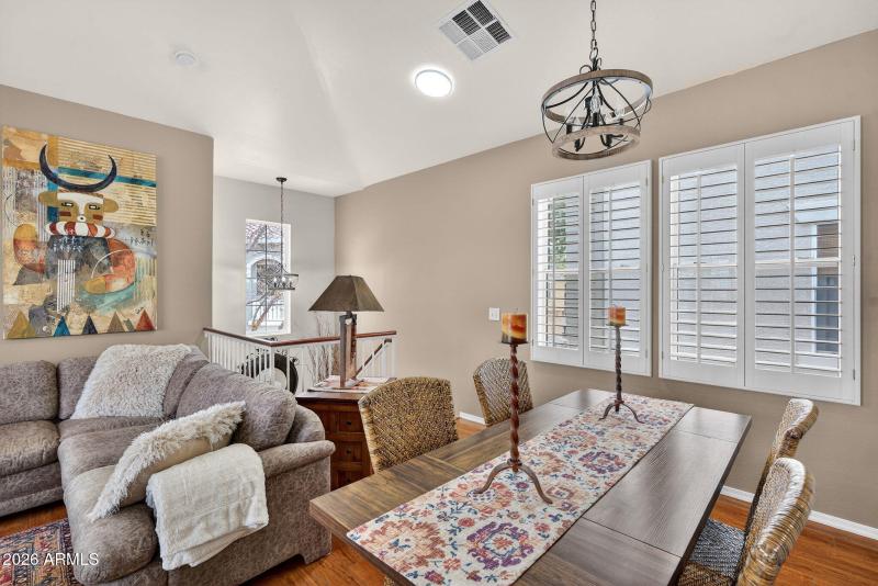 18-web-or-mls-29- E Neville Ave