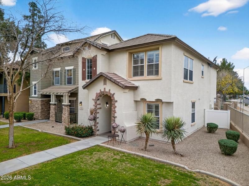 41-web-or-mls-01- E Neville Ave