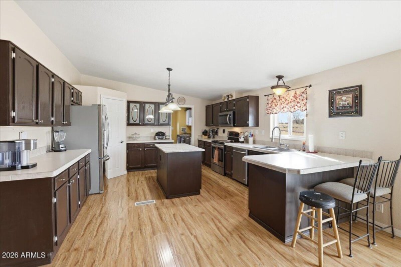 Kitchen - 570 S Mustang Valley