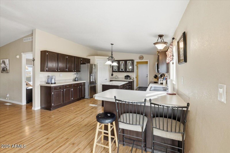Kitchen - 570 S Mustang Valley