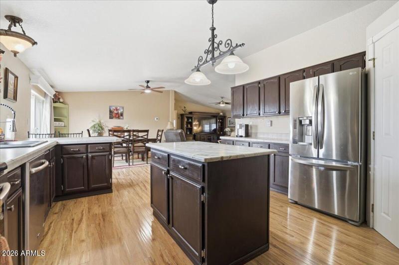 Kitchen - 570 S Mustang Valley