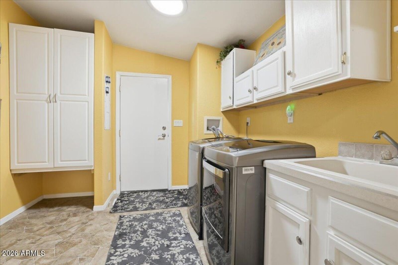 Laundry Room - 570 S Mustang Valley