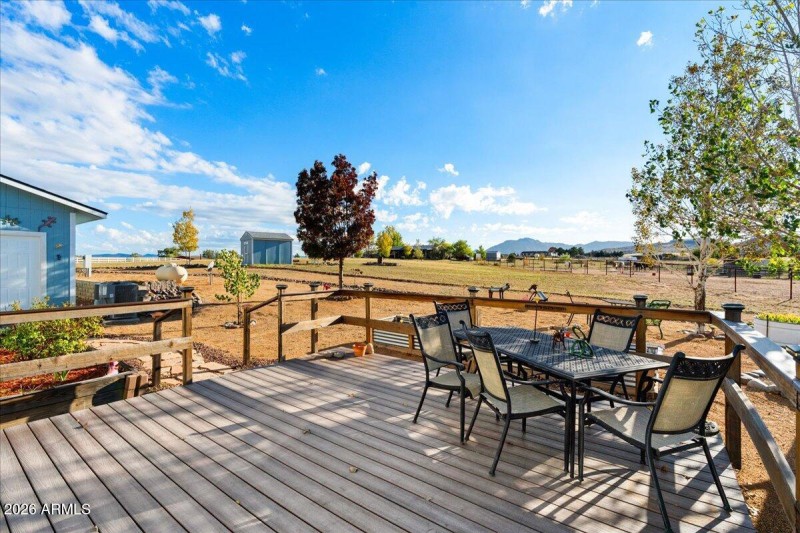 Deck - 570 S Mustang Valley