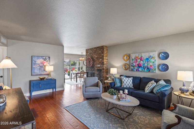 2235 W Isabella Ave-6