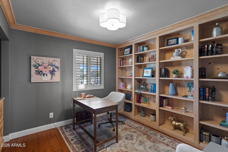 2235 W Isabella Ave-11