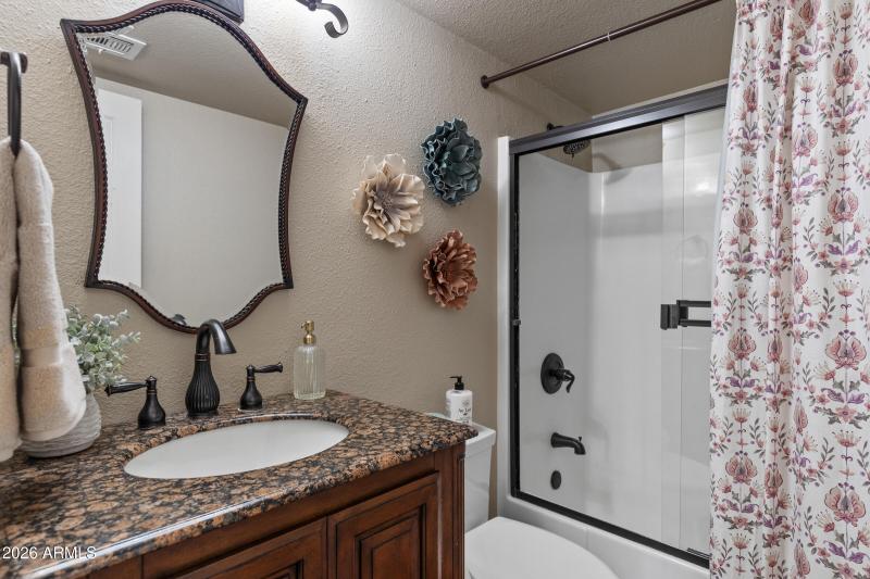 2235 W Isabella Ave-12