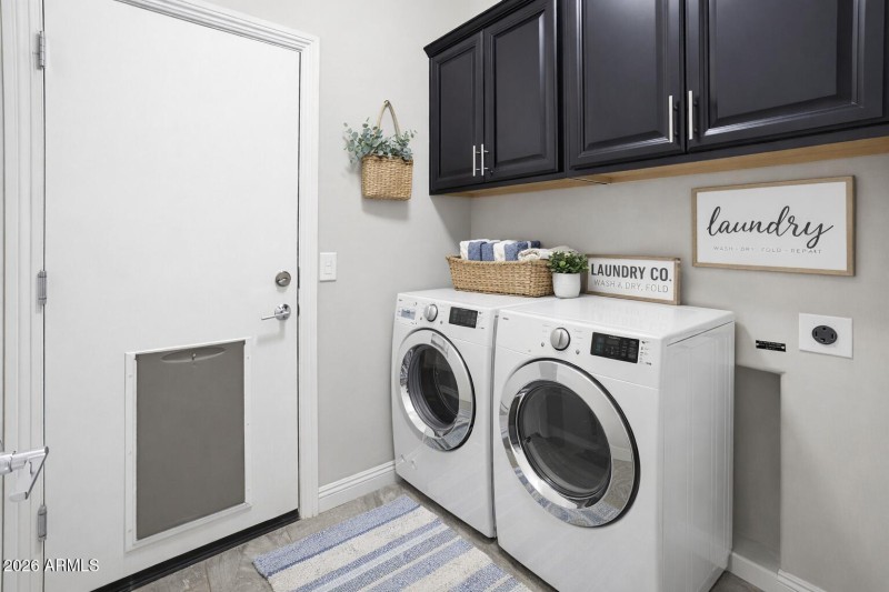 70177FE7-A1DF-4A61-BF81-420C03914B5F