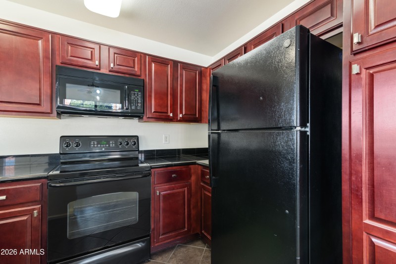 18_10115 e mountain view rd-2106-18