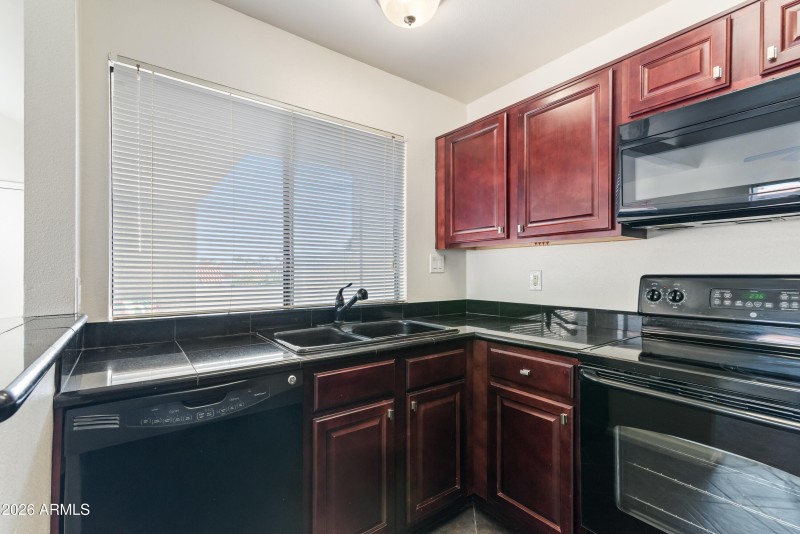 16_10115 e mountain view rd-2106-16