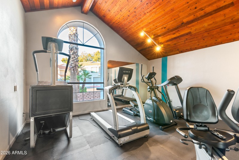 30_10115 e mountain view rd-2106-28