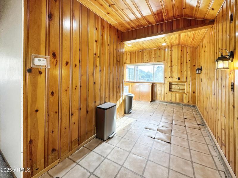 15 - Main house Eat in Kitchen