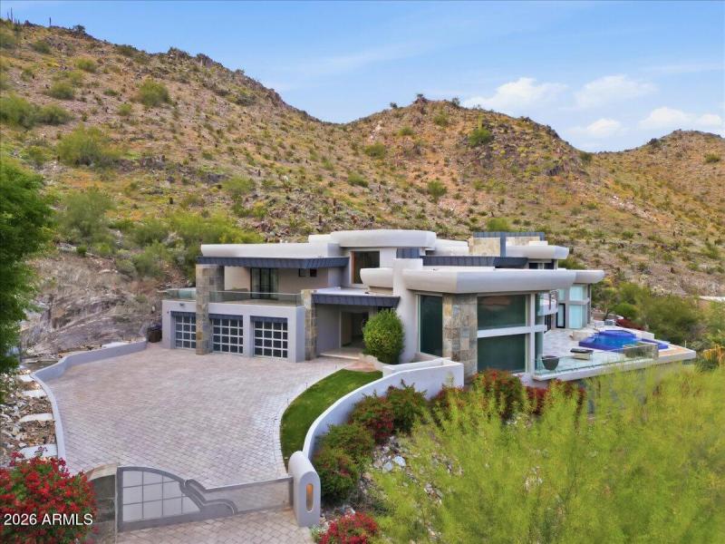 4-4550 E Foothill Dr_RedHogMedia