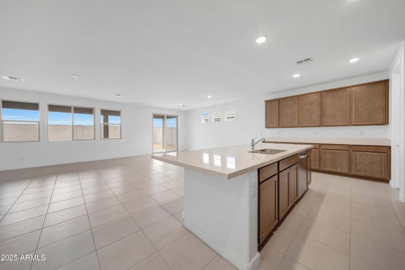 PHX_Miravida_Lot 1177_Oxford_14778_Kitch