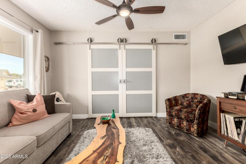 6974d8_11 - Wild Horse