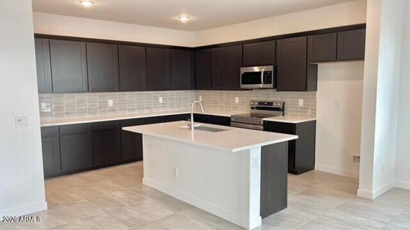 BR45 lot 212 Kitchen 1