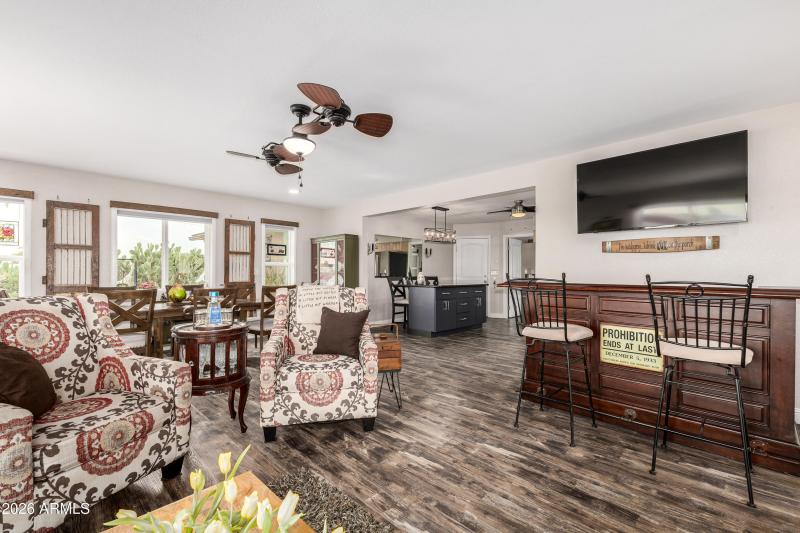 6974d8_15 - Wild Horse