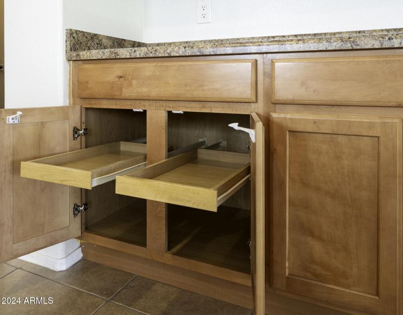 44469 W Canyon Creek Dr-11