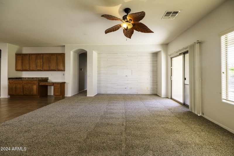 44469 W Canyon Creek Dr-12