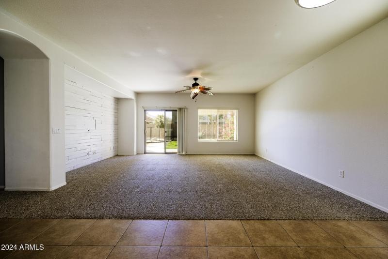 44469 W Canyon Creek Dr-14