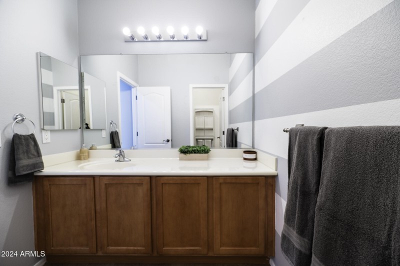 44469 W Canyon Creek Dr-24