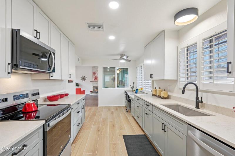 16-web-or-mls-W Cheryl Dr-S2501-016