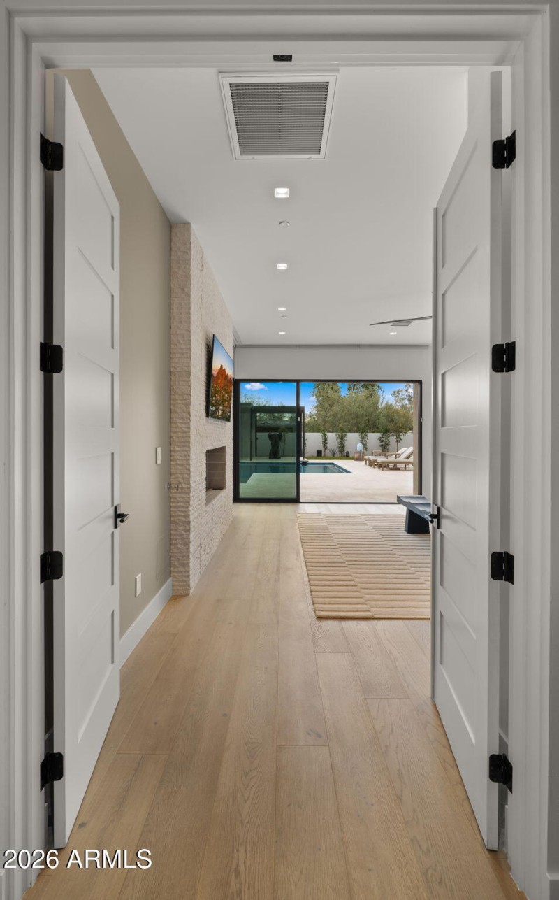 48-web-or-mls-Primary Bedroom3