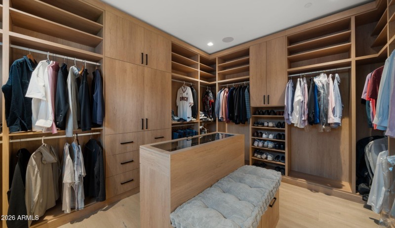 63-web-or-mls-Primary Bedroom17