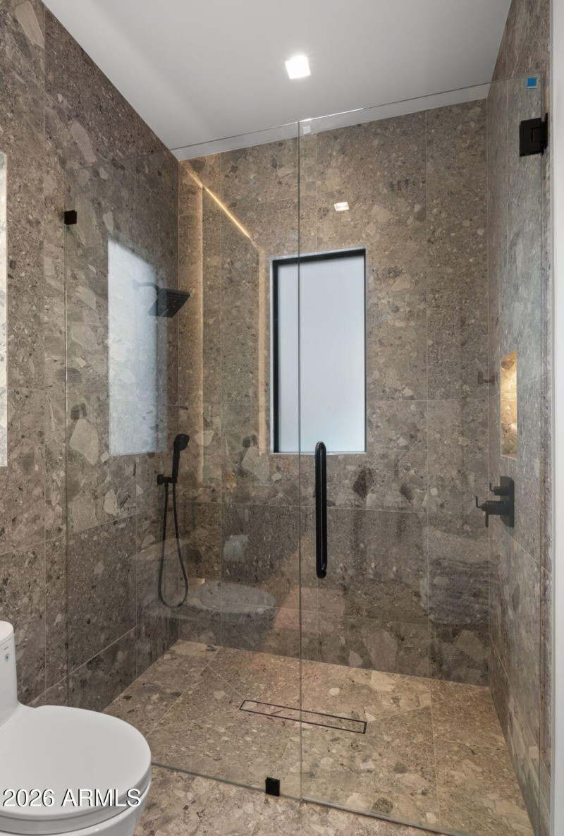 70-web-or-mls-Secondary Bedroom EnSuite