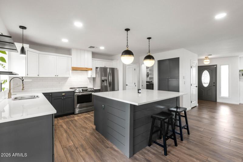 Dual-Color Cabinetry