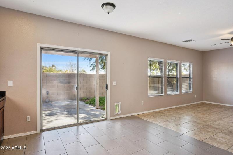 11-web-or-mls-790-e-reflection-pl