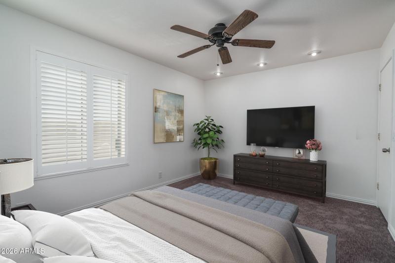 10VS) PRIMARY BEDROOM