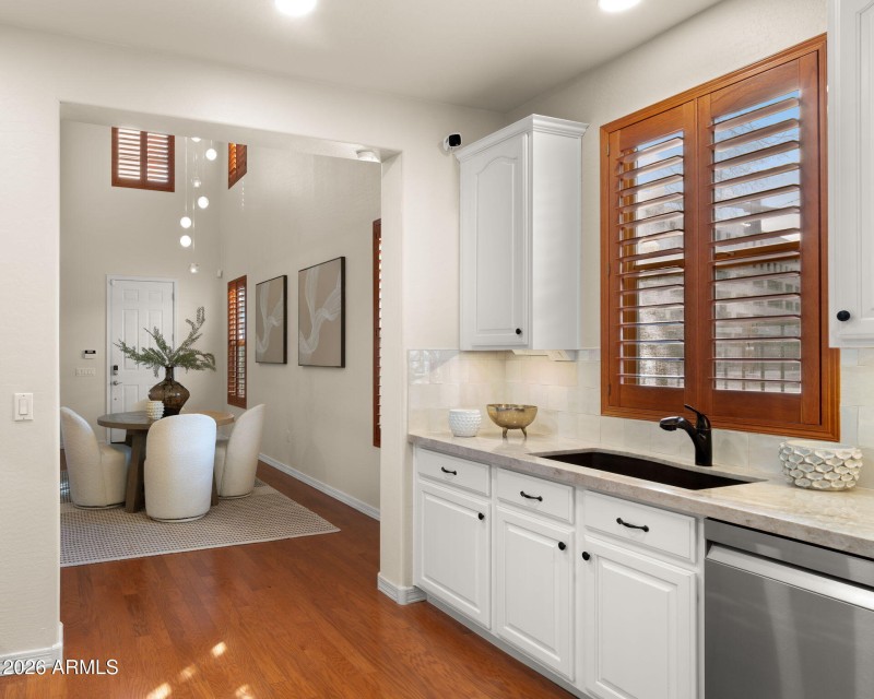 19-web-or-mls-Kitchen1