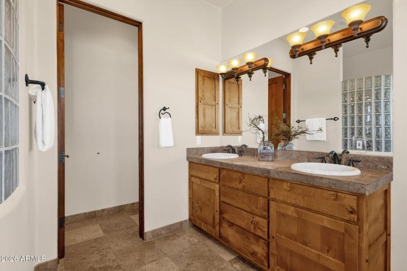 037_Primary Ensuite Bathroom