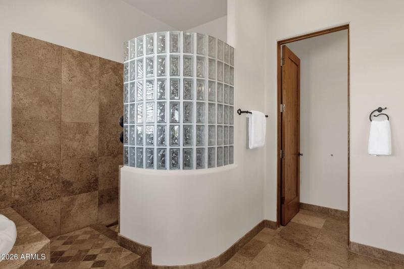 041_Spa Shower Entry