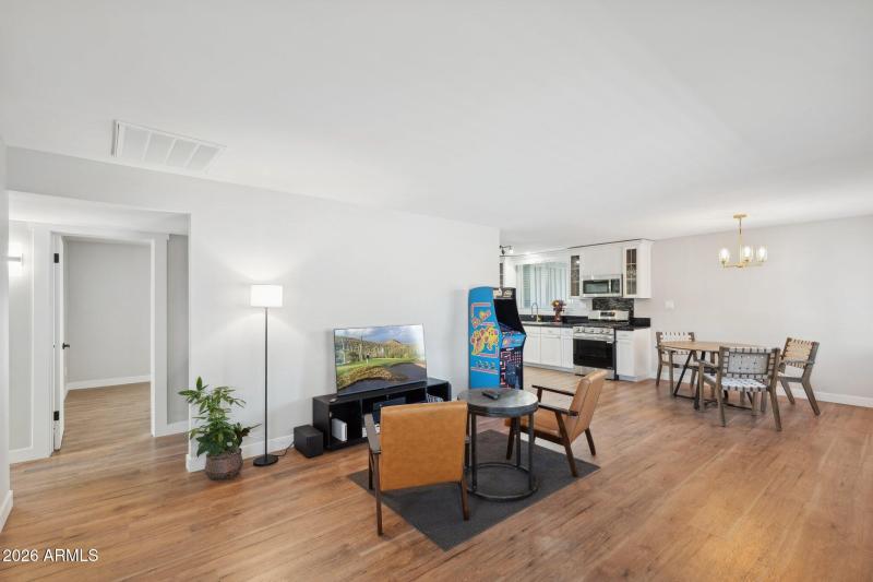 5-web-or-mls-5122-n-13th-ave