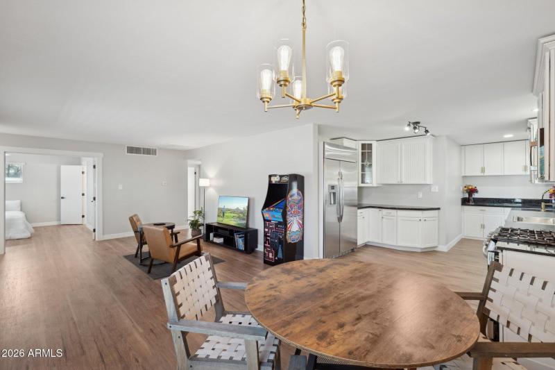 8-web-or-mls-5122-n-13th-ave