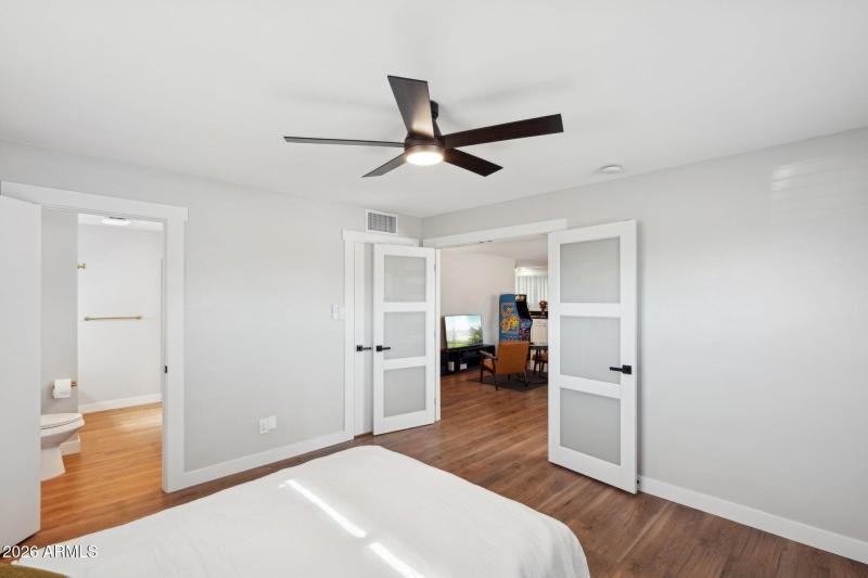 21-web-or-mls-5122-n-13th-ave