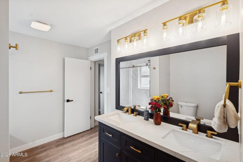 22-web-or-mls-5122-n-13th-ave