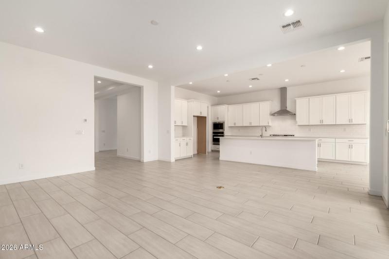 10 - Desert Hollow 15832