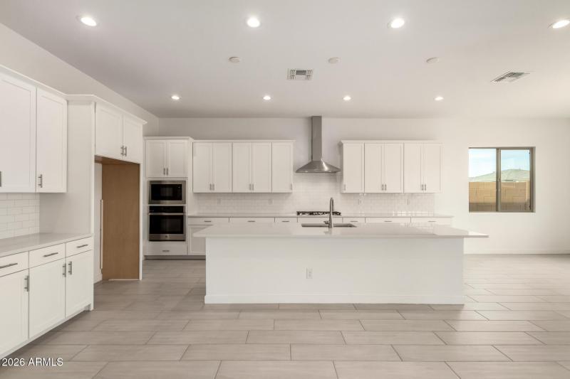 14 - Desert Hollow 15832