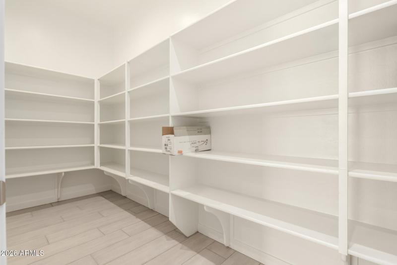 16 - Desert Hollow 15832