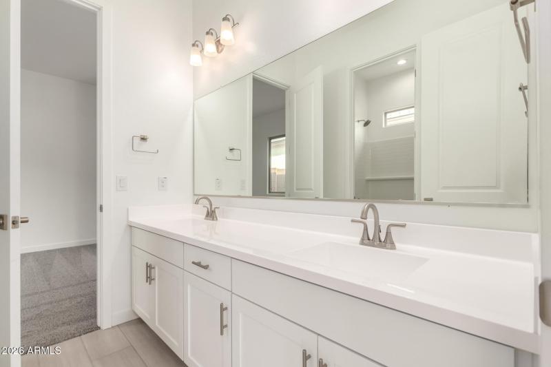 28 - Desert Hollow 15832