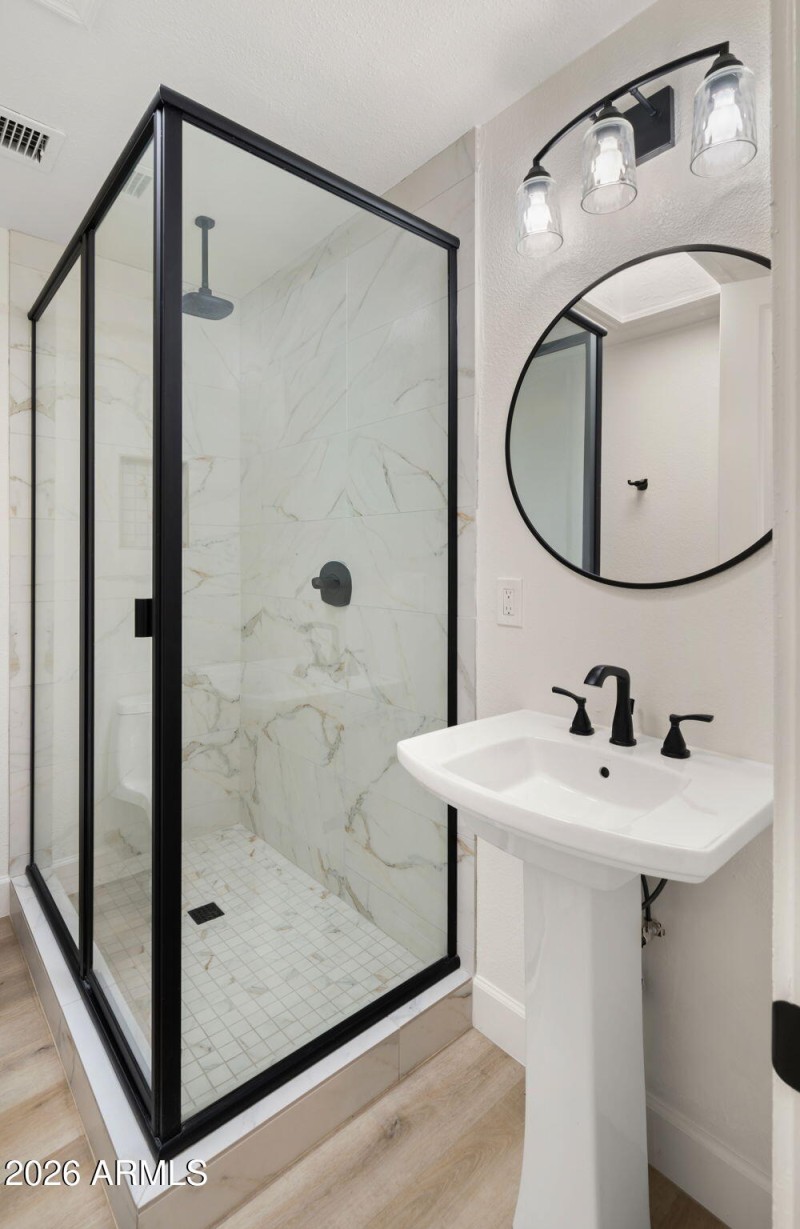 35-web-or-mls-Full Bathroom