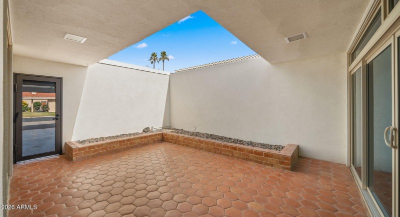 38-web-or-mls-Courtyard2