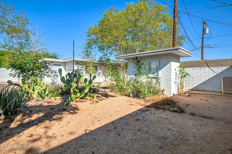 6-custom-1410 W Cheryl Dr-6