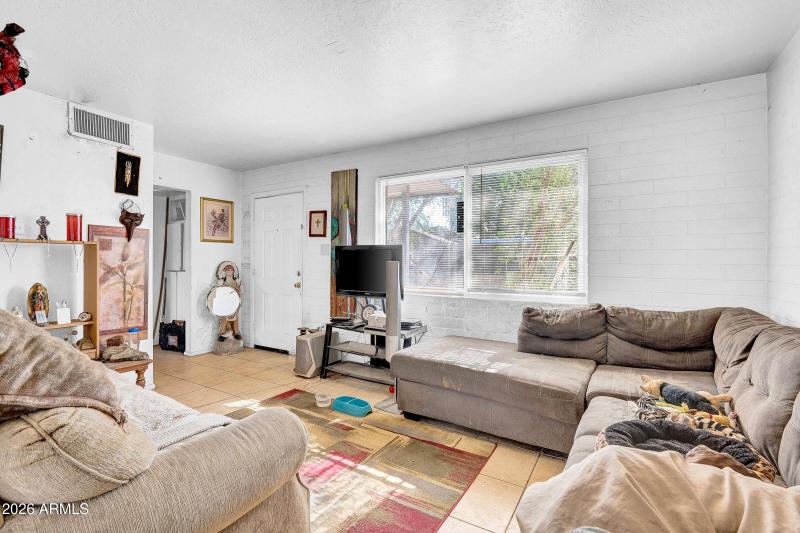 8-custom-1410 W Cheryl Dr-8