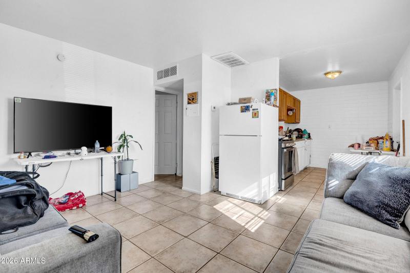 10-custom-1410 W Cheryl Dr-10