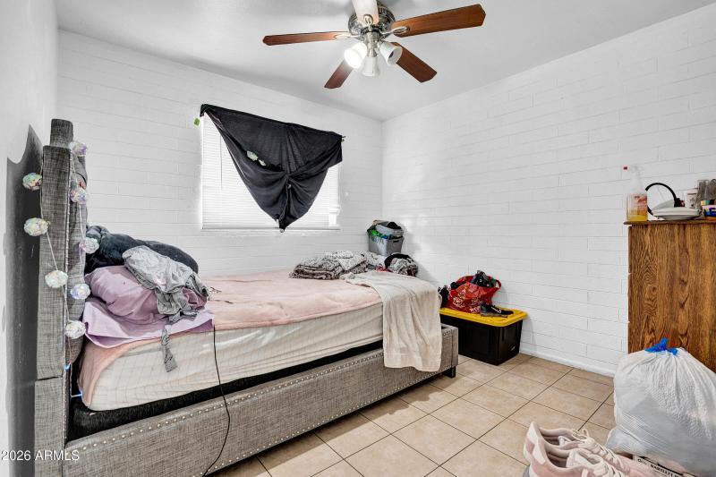 18-custom-1410 W Cheryl Dr-18