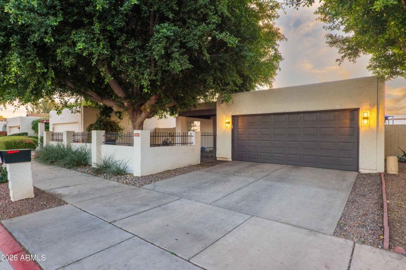 Private Driveway & Garage
